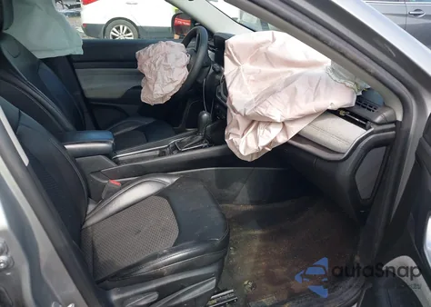 2022 Jeep Compass Latitude Fwd z USA, uszkodzony, nr VIN 3C4NJCBB5NT139909